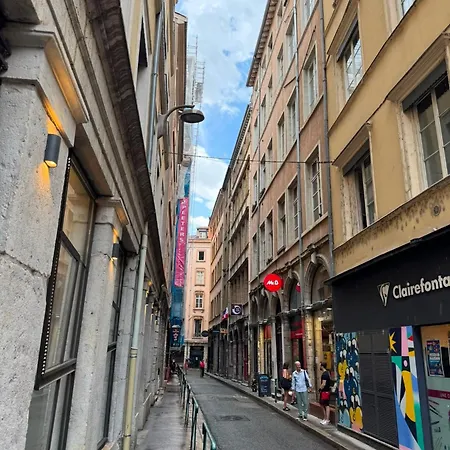 Cosy Lyon1 *